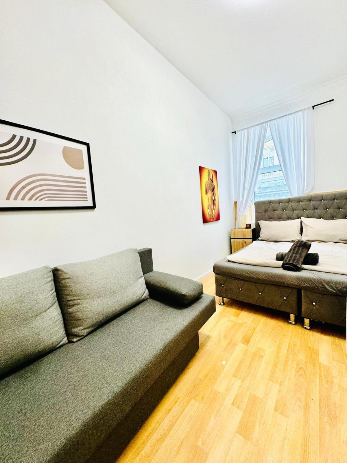 Comfy In A Shared Apt, 8min To Rathausplatz Apartment *