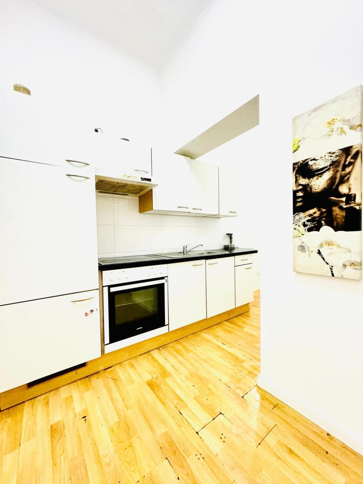 Apartment Comfy In A Shared Apt, 8min To Rathausplatz