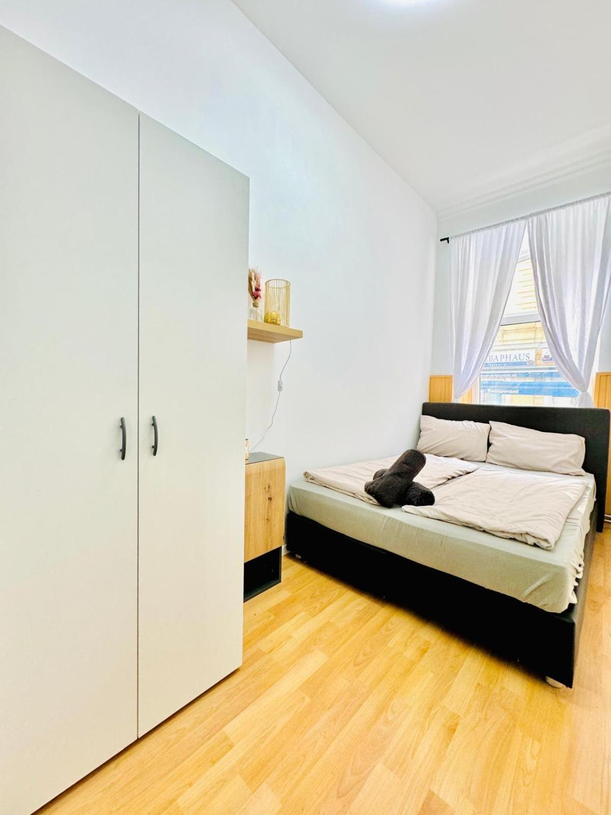 Comfy In A Shared Apt, 8min To Rathausplatz *