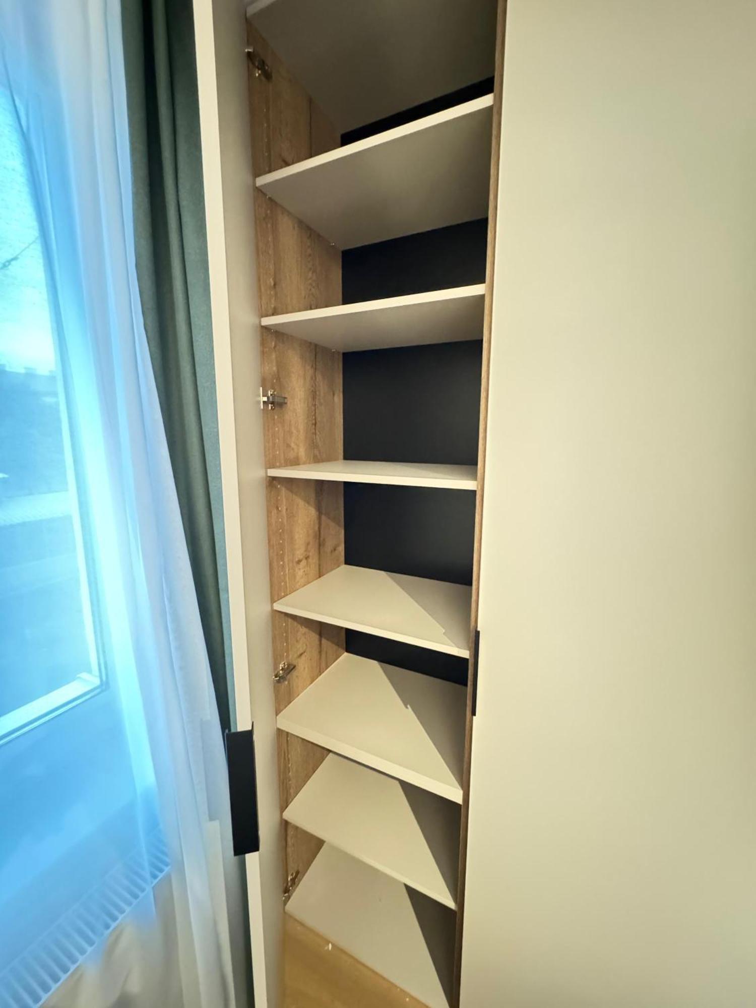 Apartment 4 - - Center *