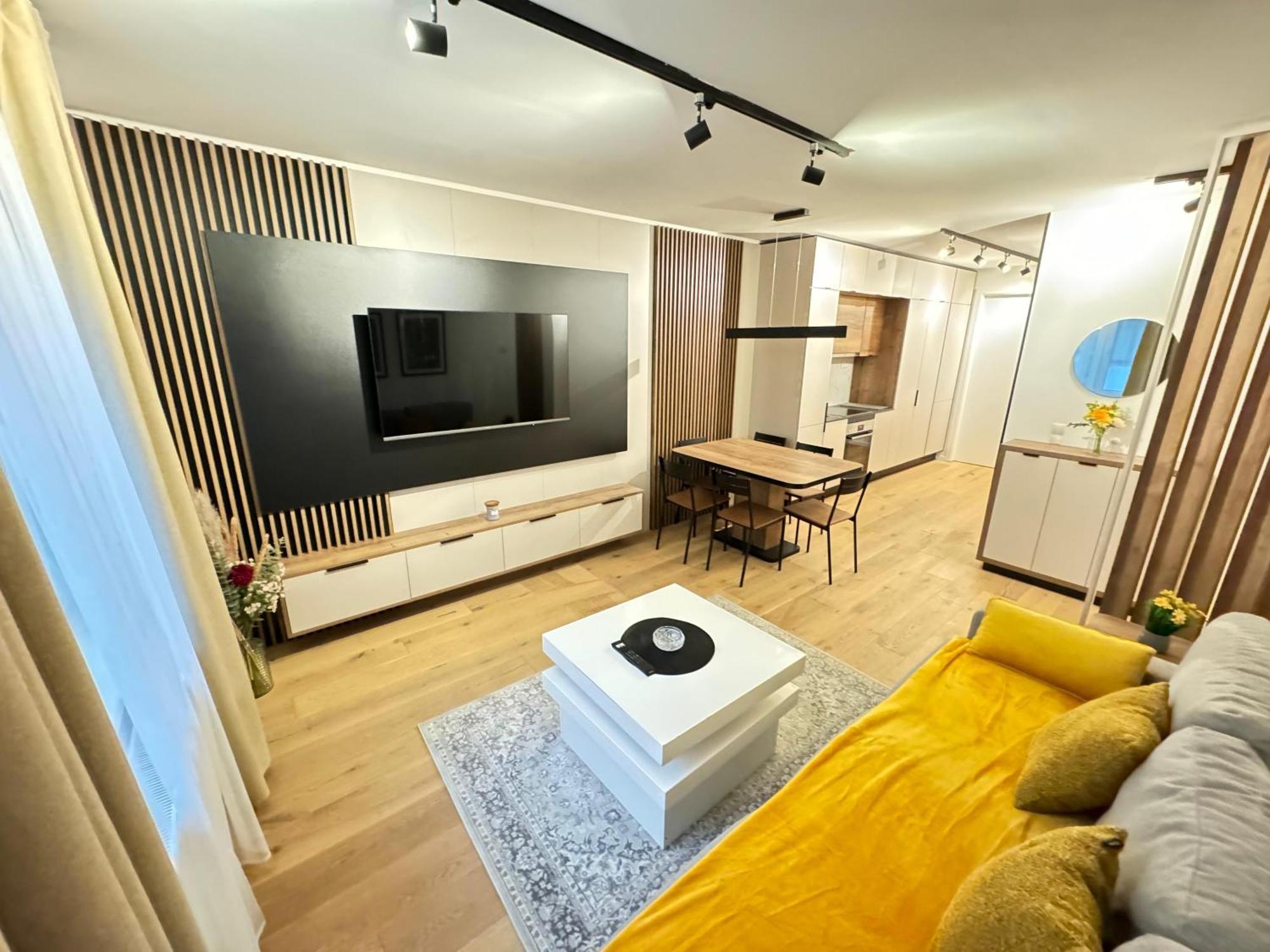 Apartment 4 - - Center