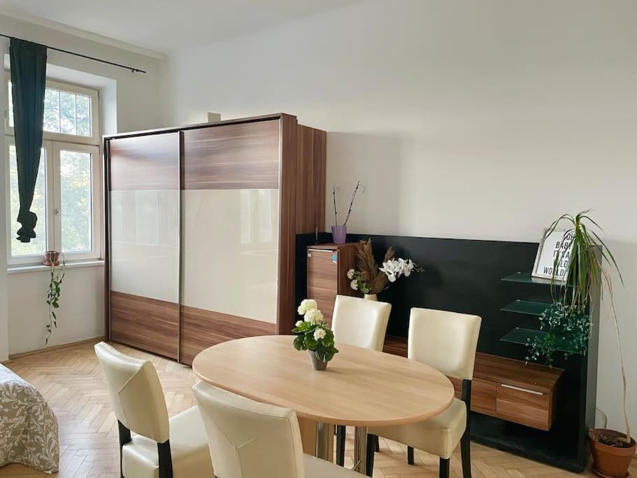 Long - Cozy - Apartment *