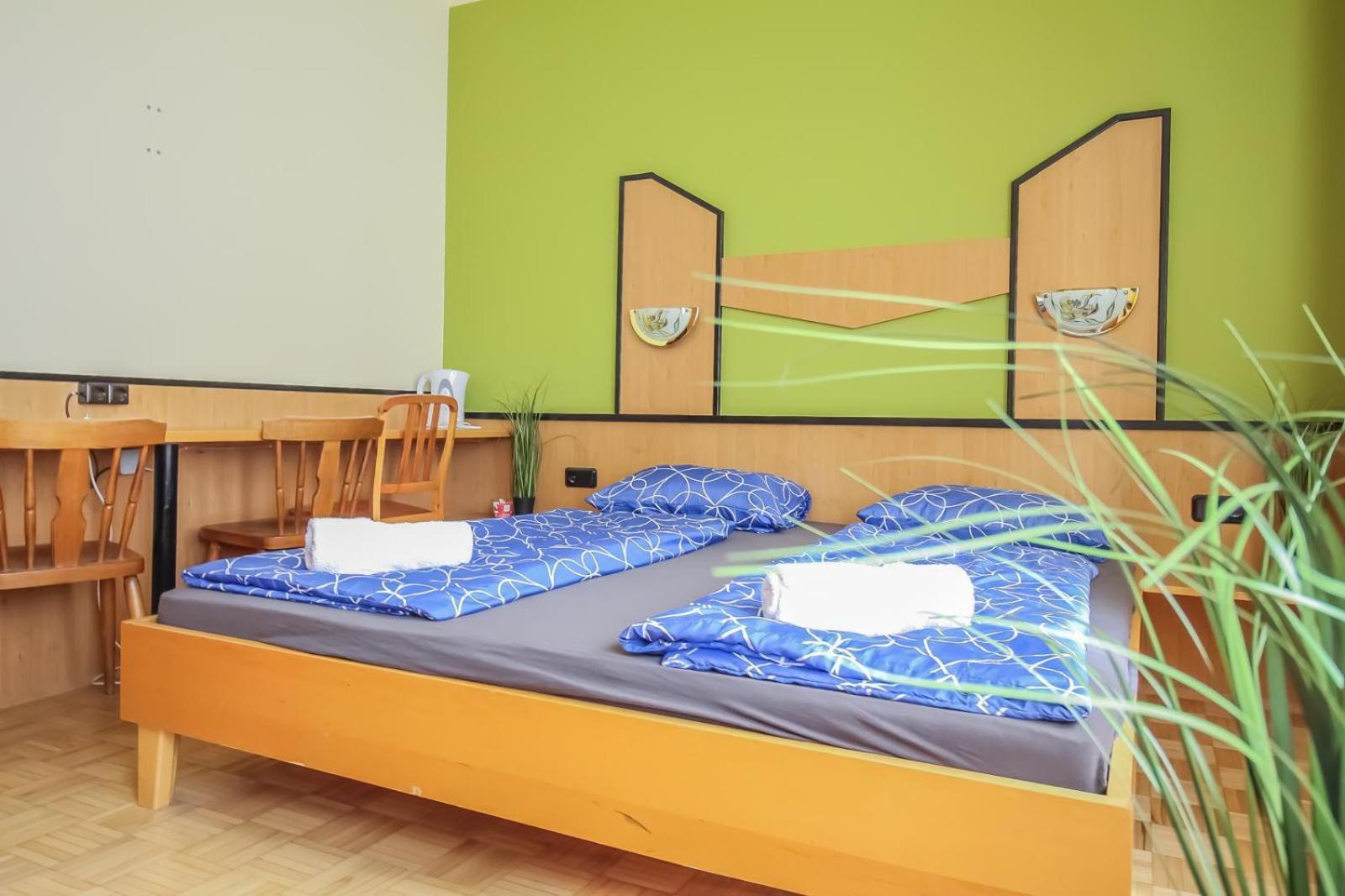 Affordable Central Rooms, 10-min To Lugner City Appartamento *