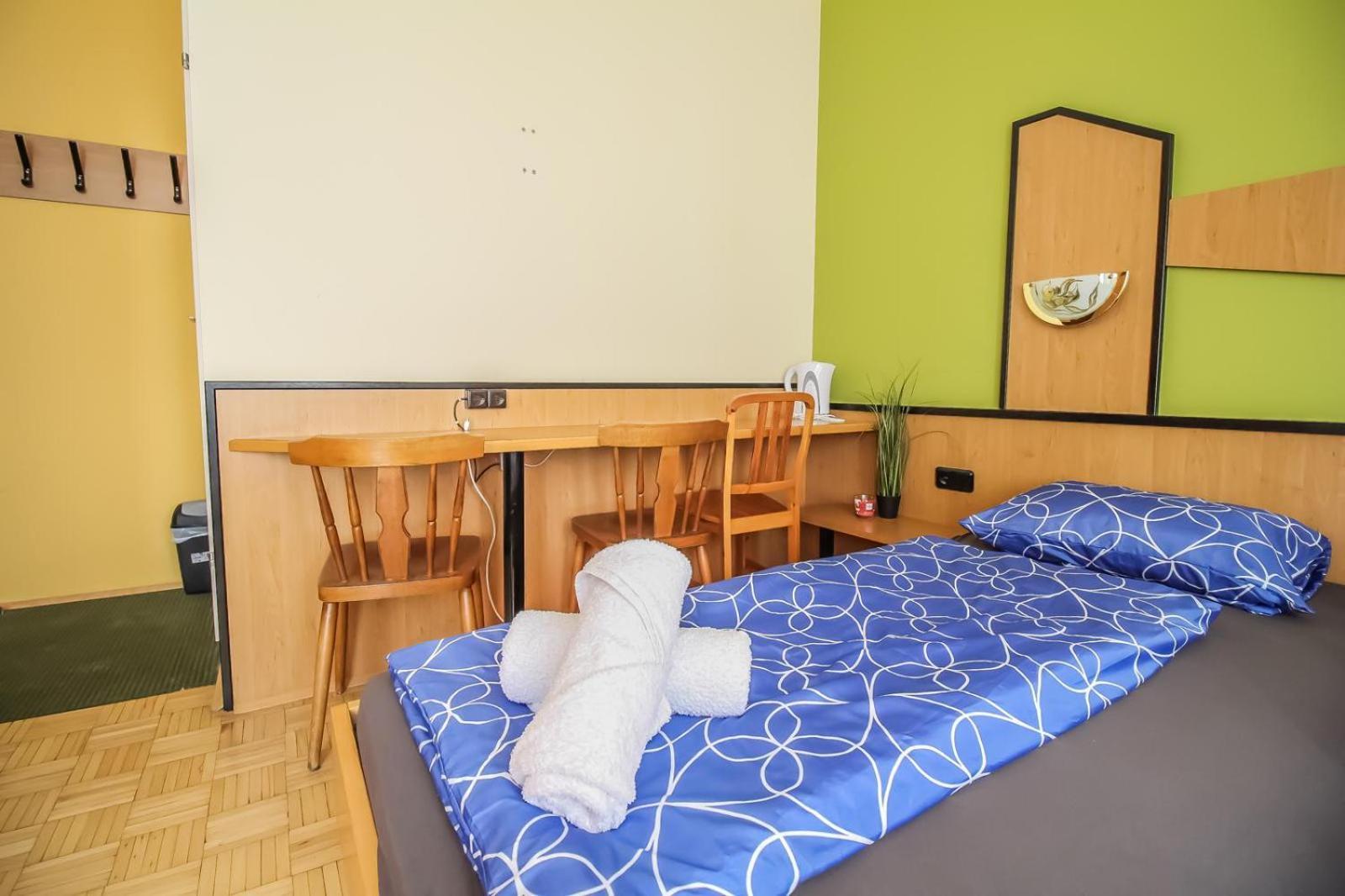 Affordable Central Rooms, 10-min To Lugner City Vienna