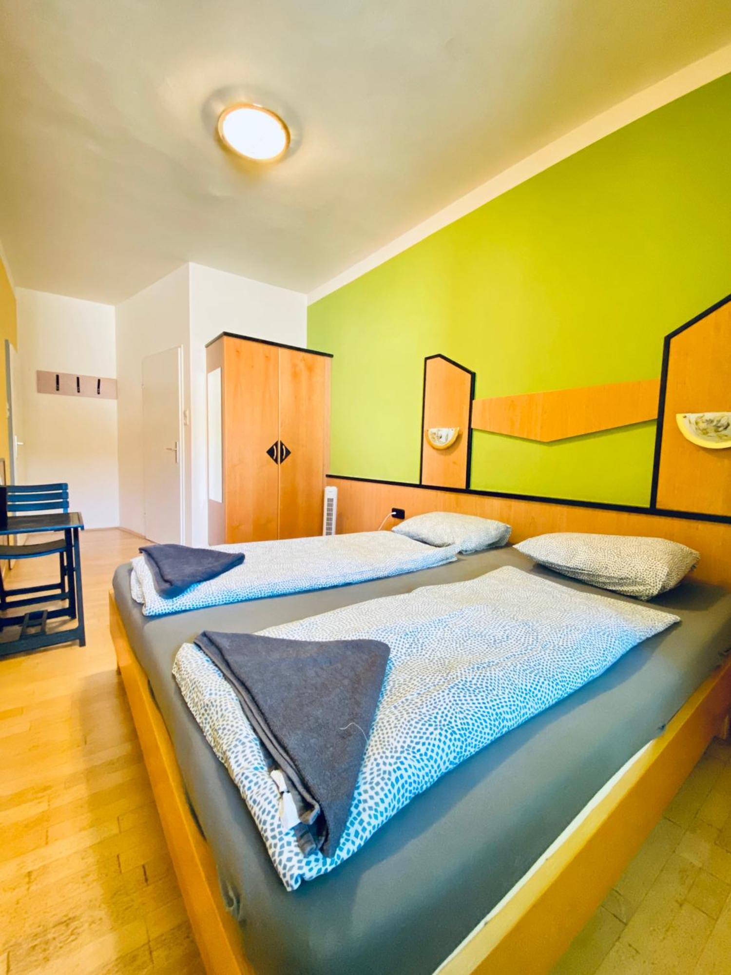 Affordable Central Rooms, 10-min To Lugner City *