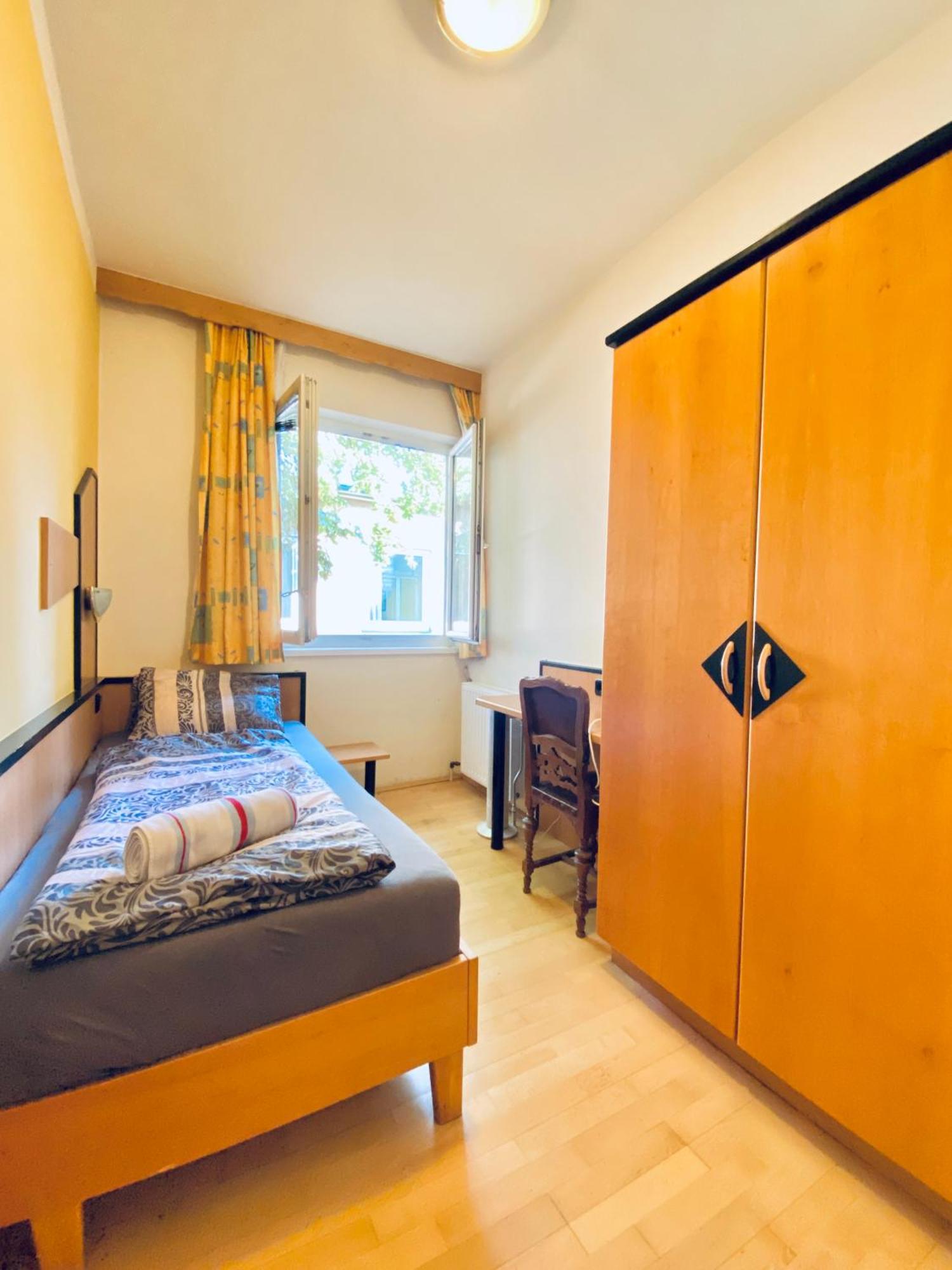 Affordable Central Rooms, 10-min To Lugner City * Vienna