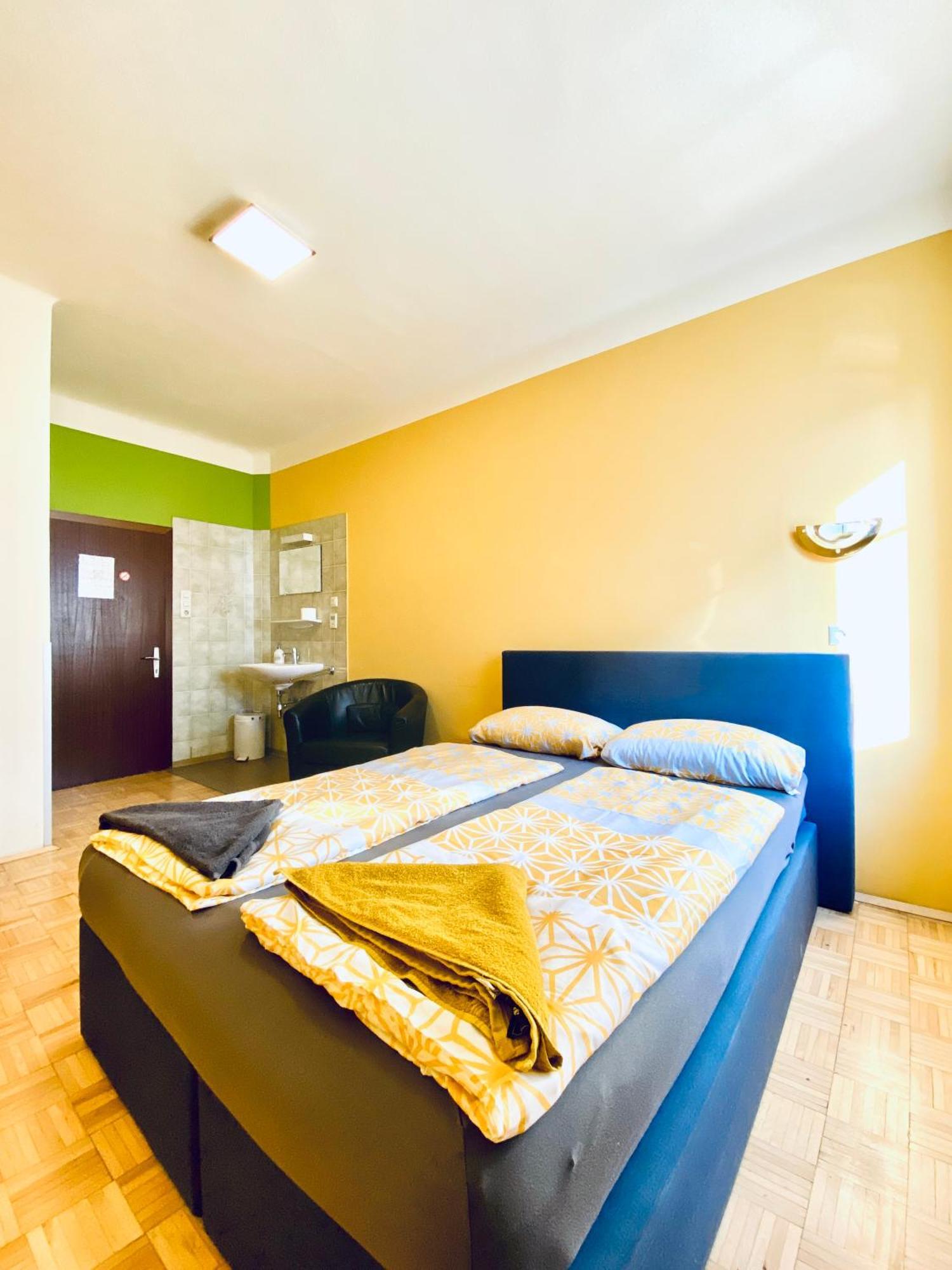 Affordable Central Rooms, 10-min To Lugner City