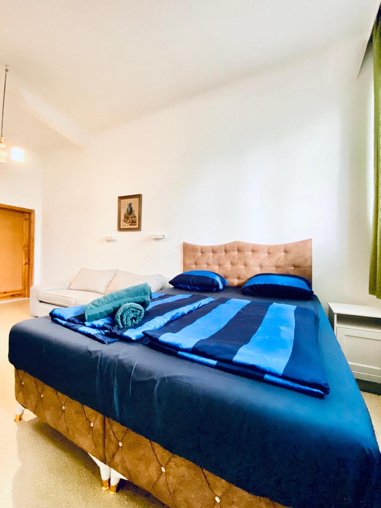 Affordable Central Rooms, 10-min To Lugner City Appartamento *
