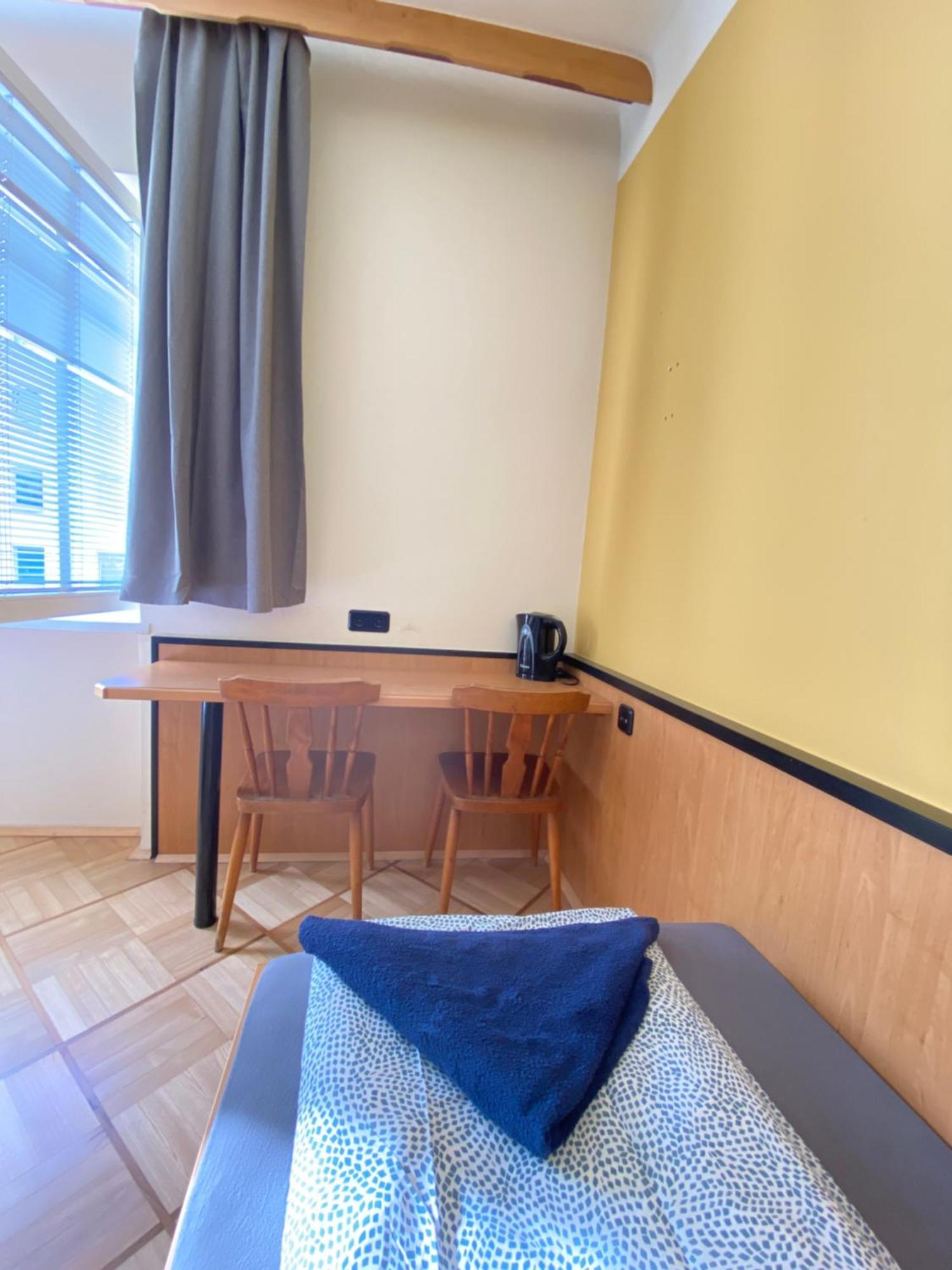 Affordable Central Rooms, 10-min To Lugner City * Vienna