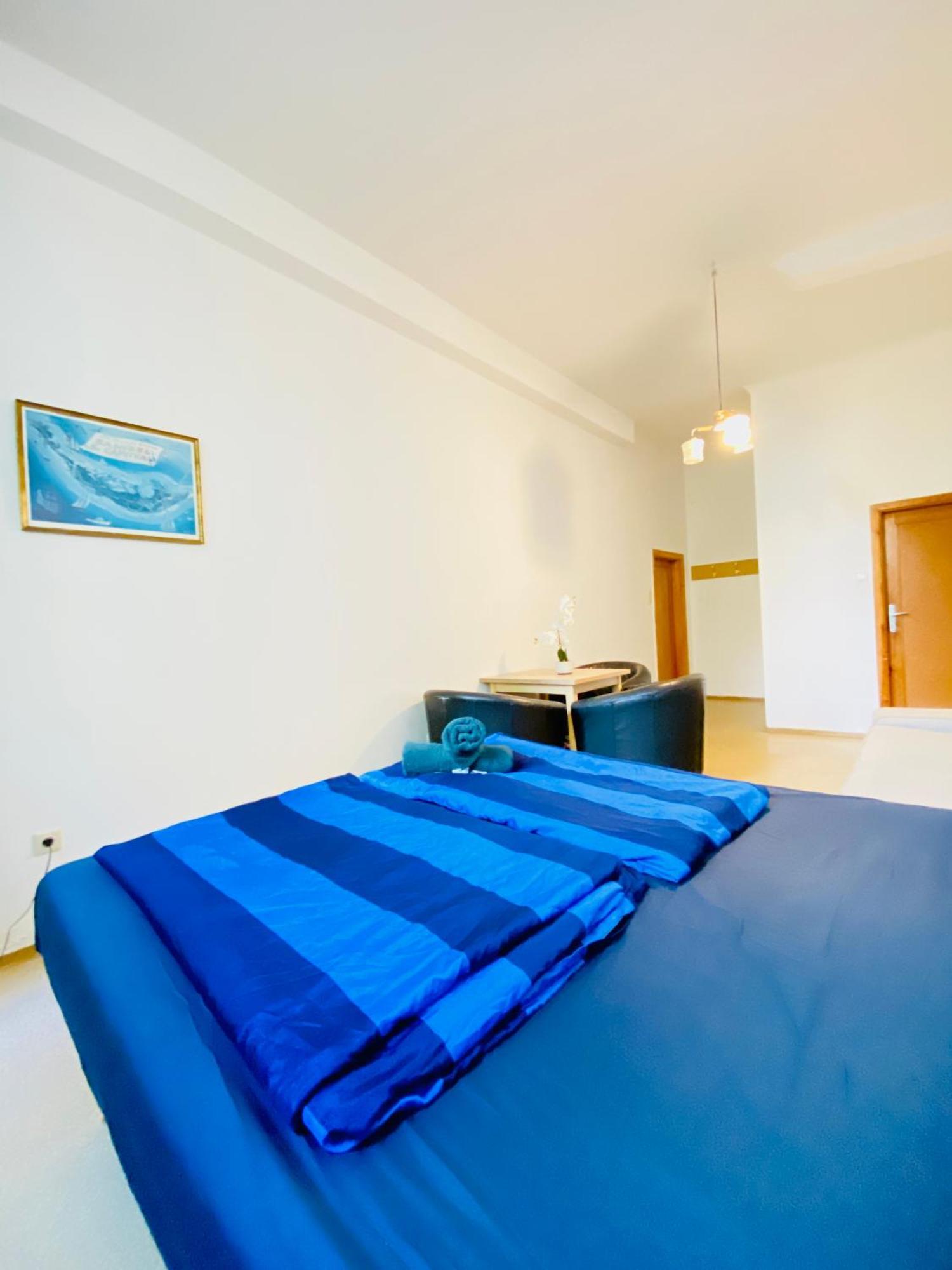 Affordable Central Rooms, 10-min To Lugner City Appartamento