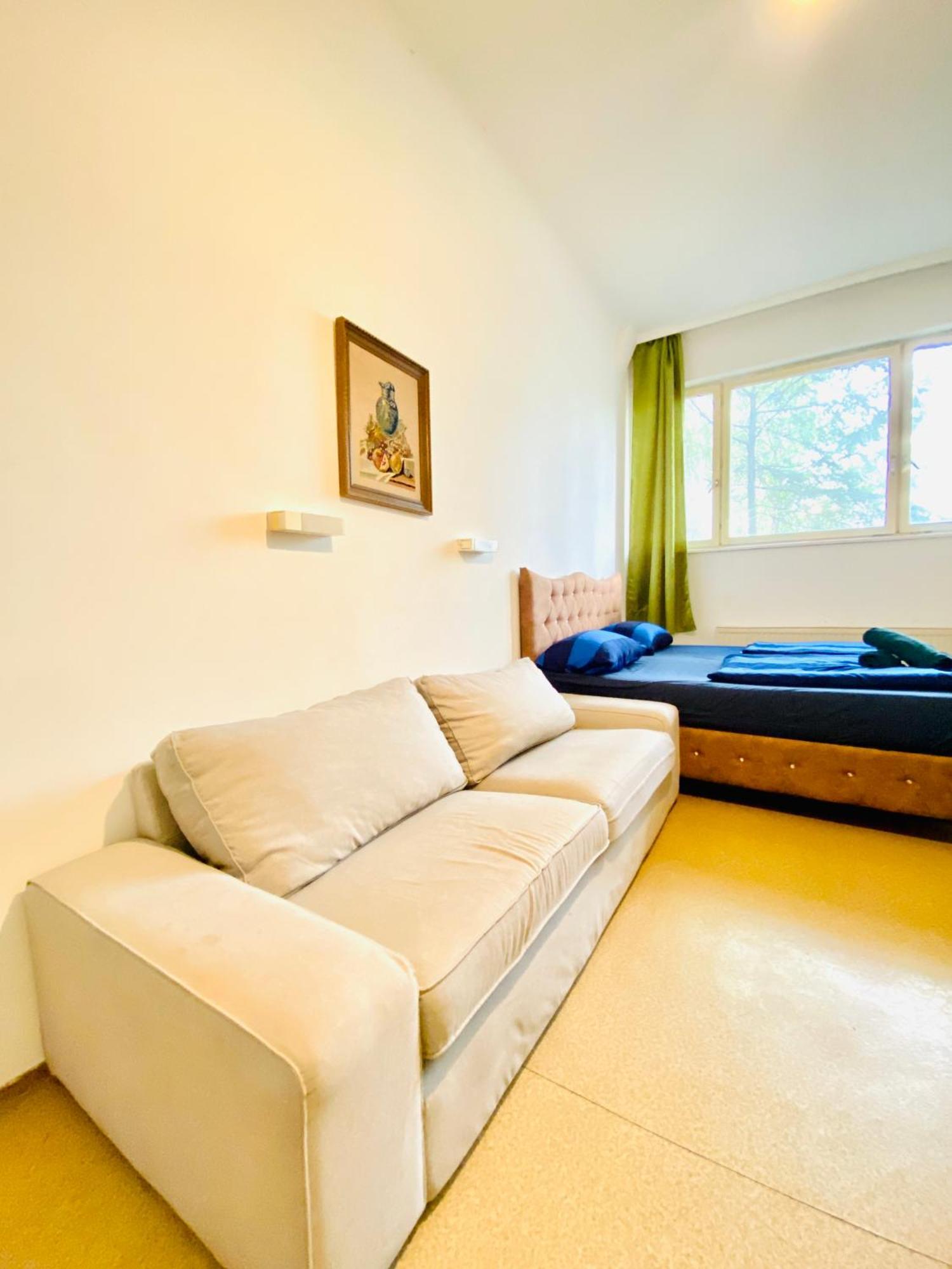 Affordable Central Rooms, 10-min To Lugner City *