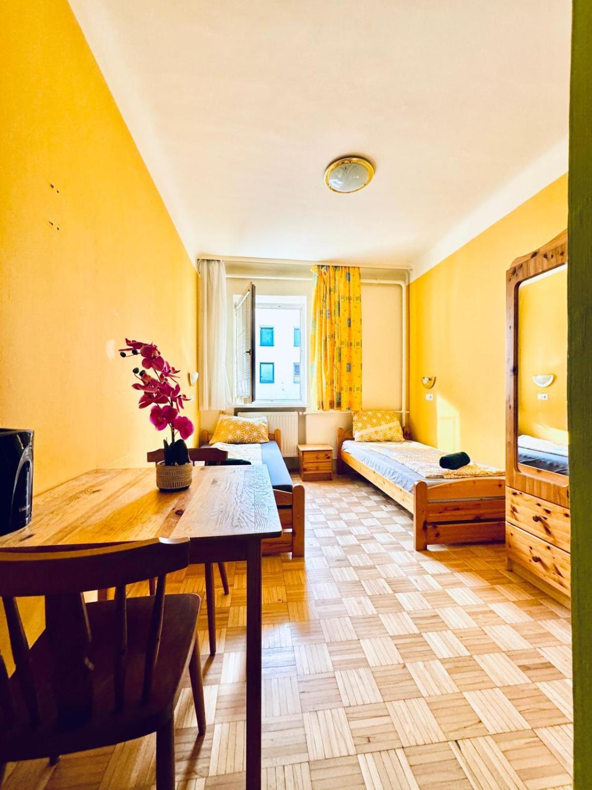 Appartamento Affordable Central Rooms, 10-min To Lugner City