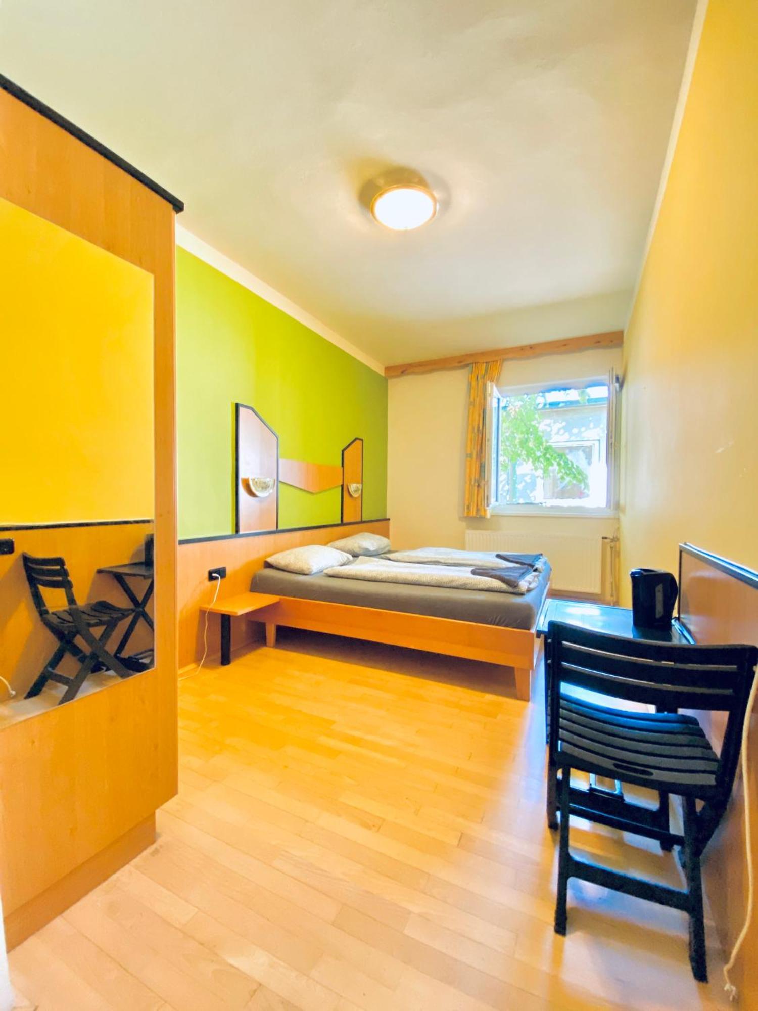 Appartamento Affordable Central Rooms, 10-min To Lugner City Vienna