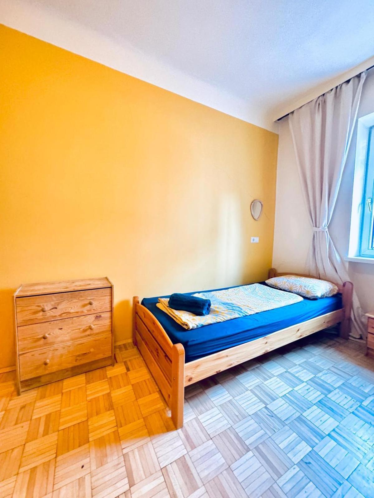 Affordable Central Rooms, 10-min To Lugner City Vienna