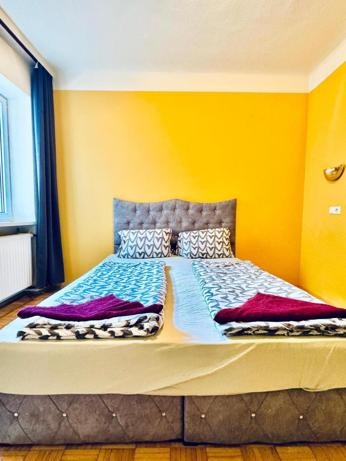 Affordable Central Rooms, 10-min To Lugner City * Vienna