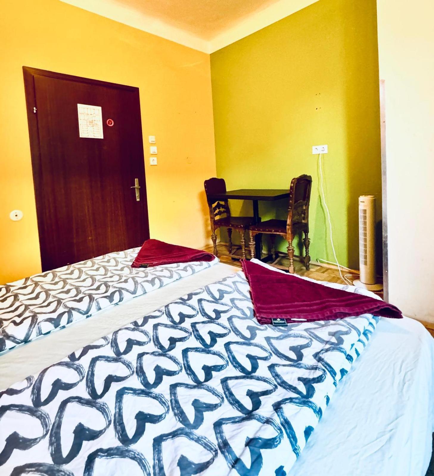 Appartamento Affordable Central Rooms, 10-min To Lugner City