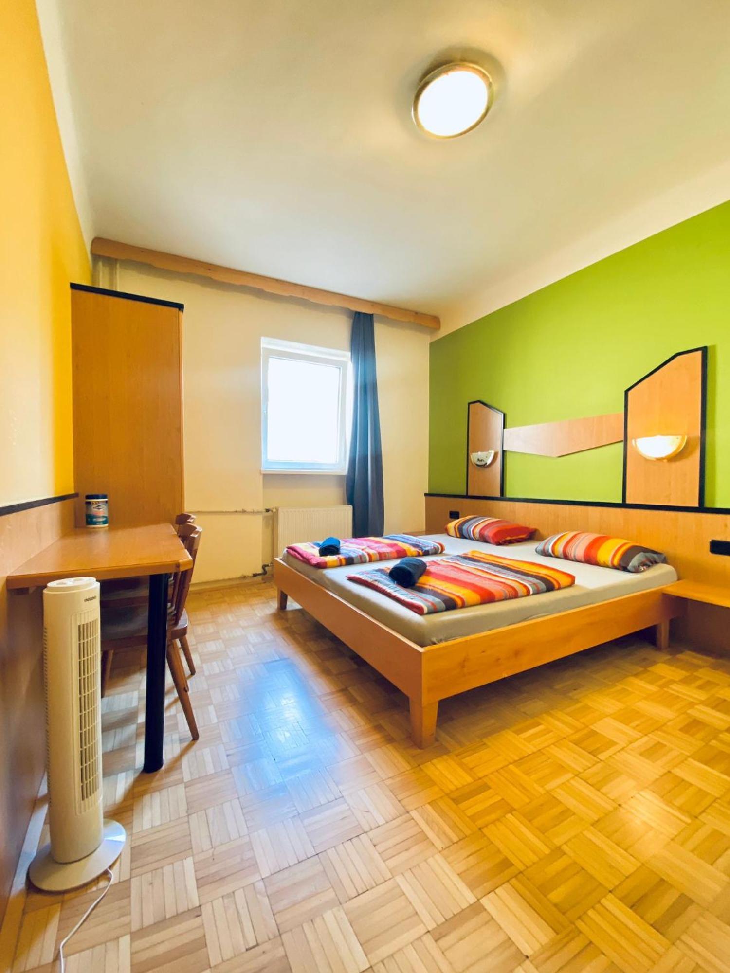 Appartamento Affordable Central Rooms, 10-min To Lugner City *