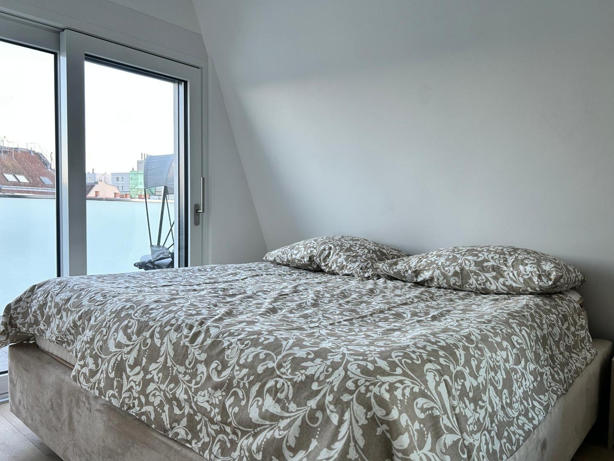 Apartment Asp Modern With Balcony & Free Parking *