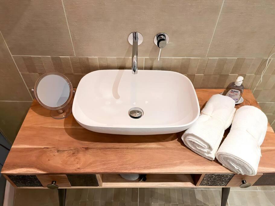 Helle Erdgeschosswohnung, Nahe Zentrum Und Schoenbrunn