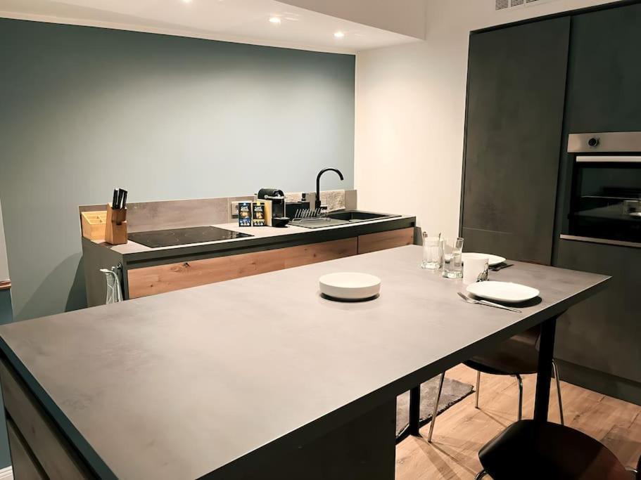 Helle Erdgeschosswohnung, Nahe Zentrum Und Schoenbrunn * Vienna