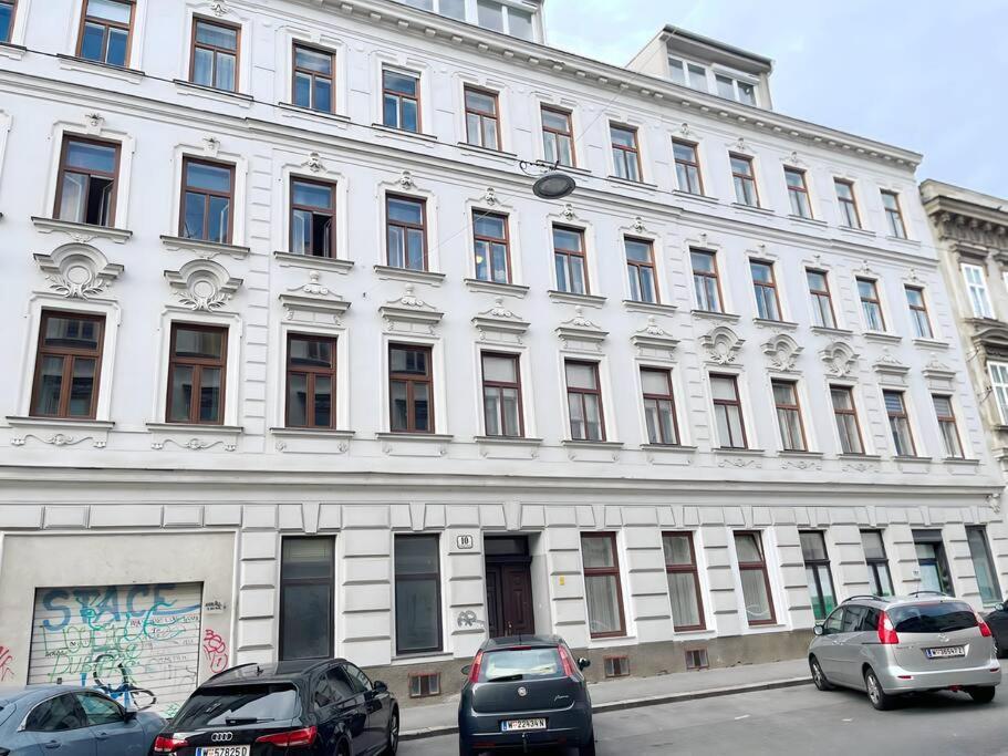 Helle Erdgeschosswohnung, Nahe Zentrum Und Schoenbrunn Apartment *