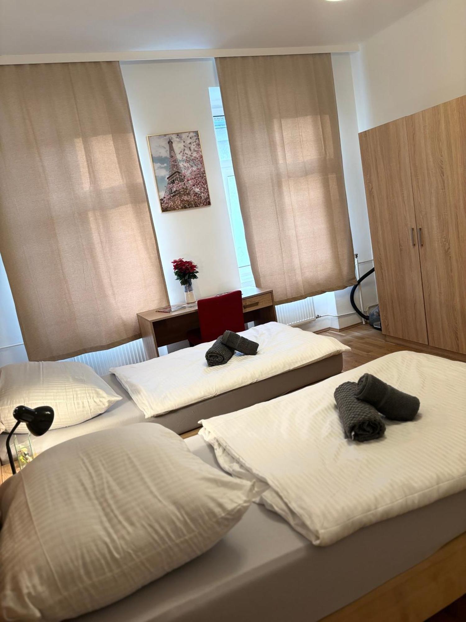Default 1170 Hotel