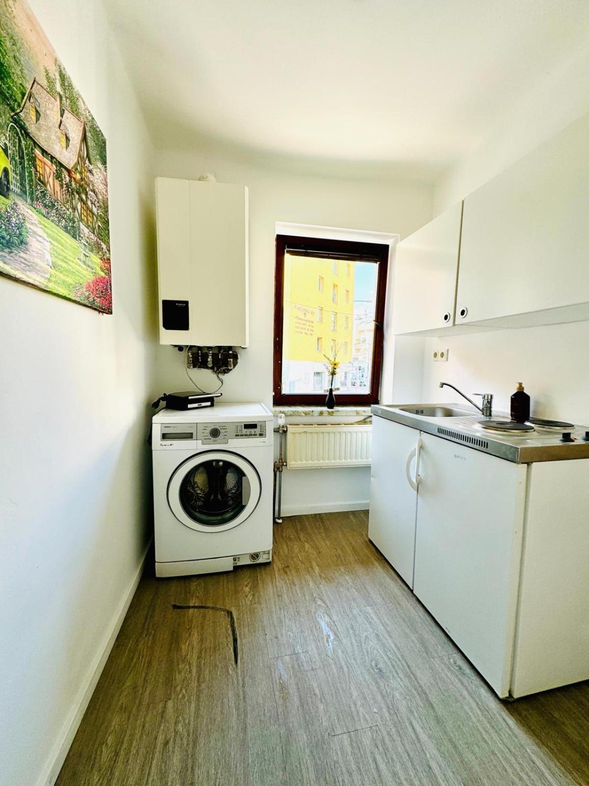 Comfy 4br Apt, 12-min To Fac Platz Apartamento