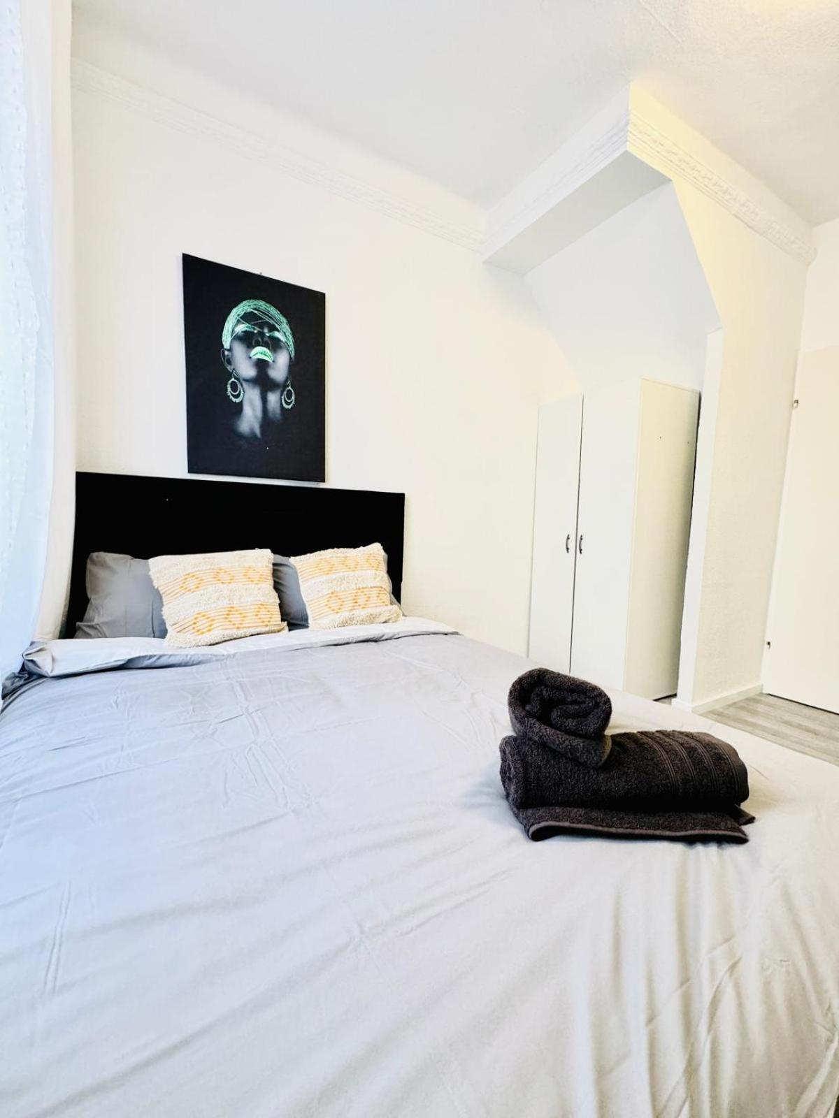 Comfy 4br Apt, 12-min To Fac Platz *