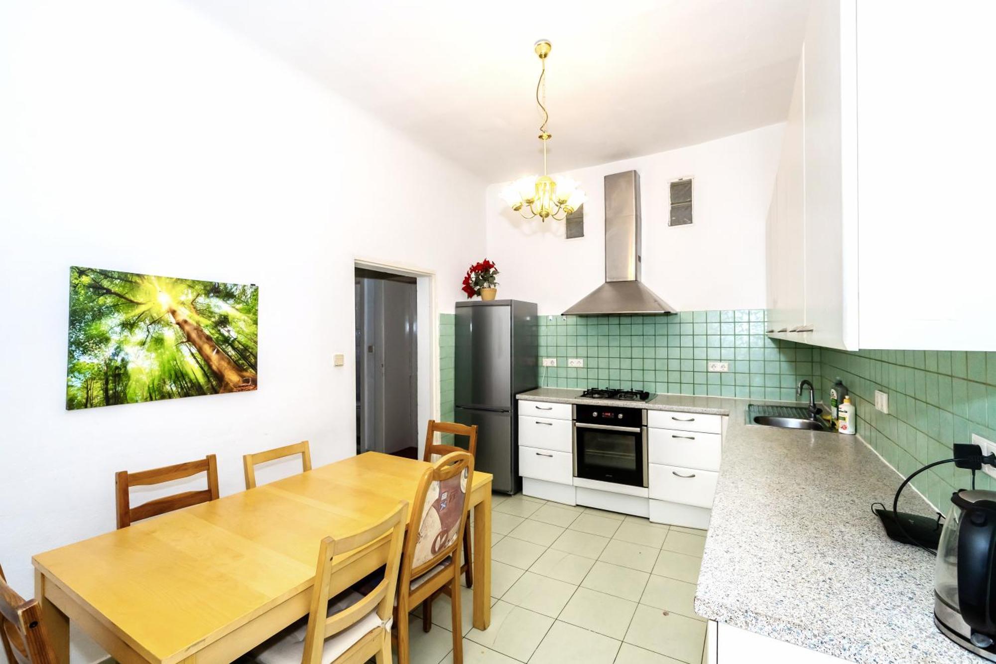 Aparthotel Family - 7 Minutes To Schoenbrunn Palace Viena