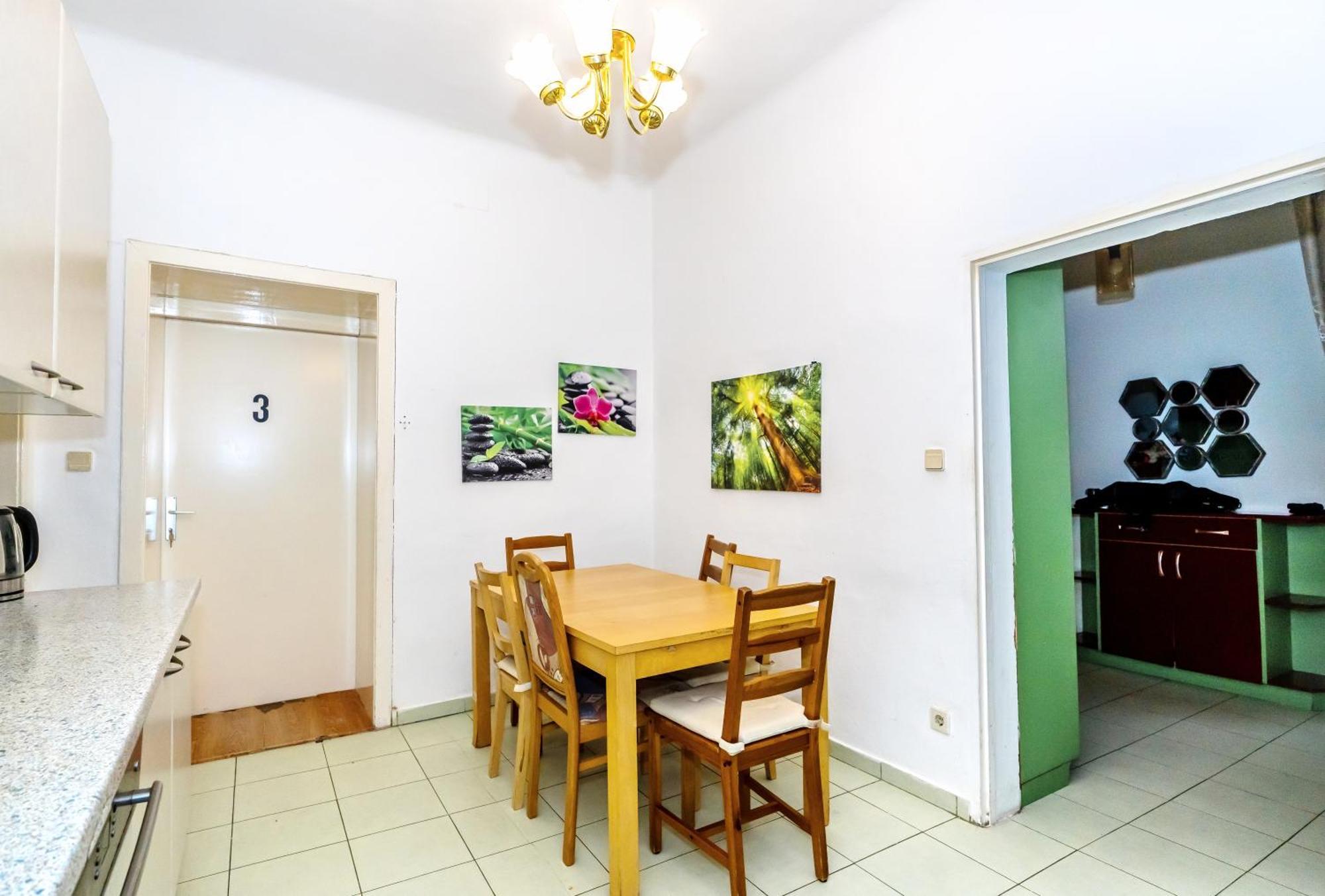 Family - 7 Minutes To Schoenbrunn Palace Aparthotel