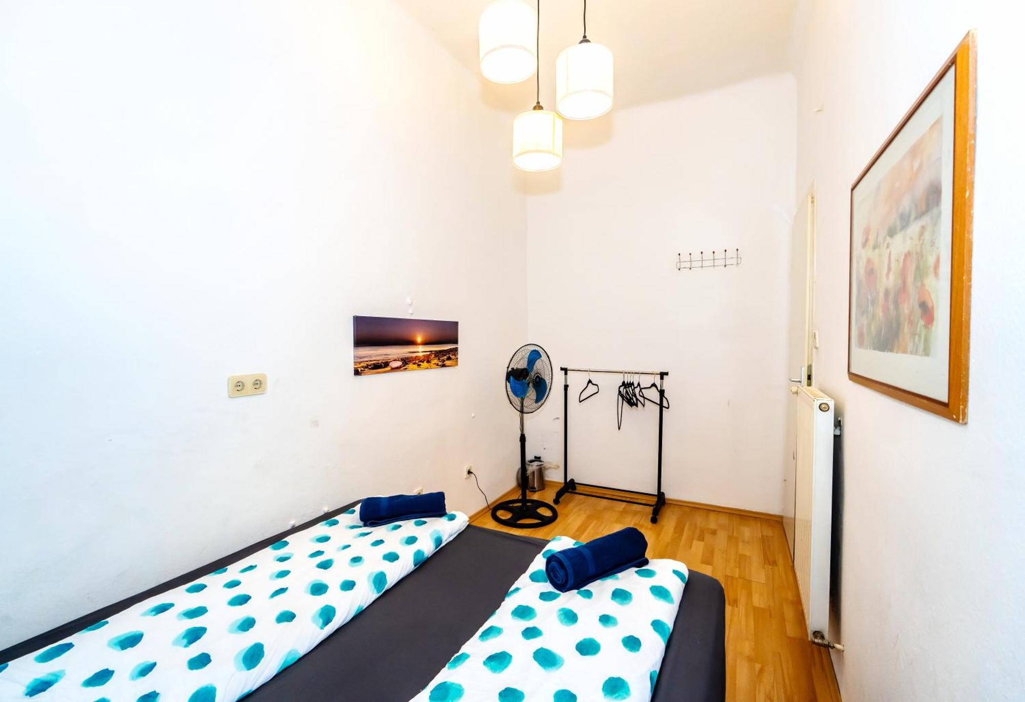 Cozy - 7 Minutes To Schoenbrunn Palace Wien