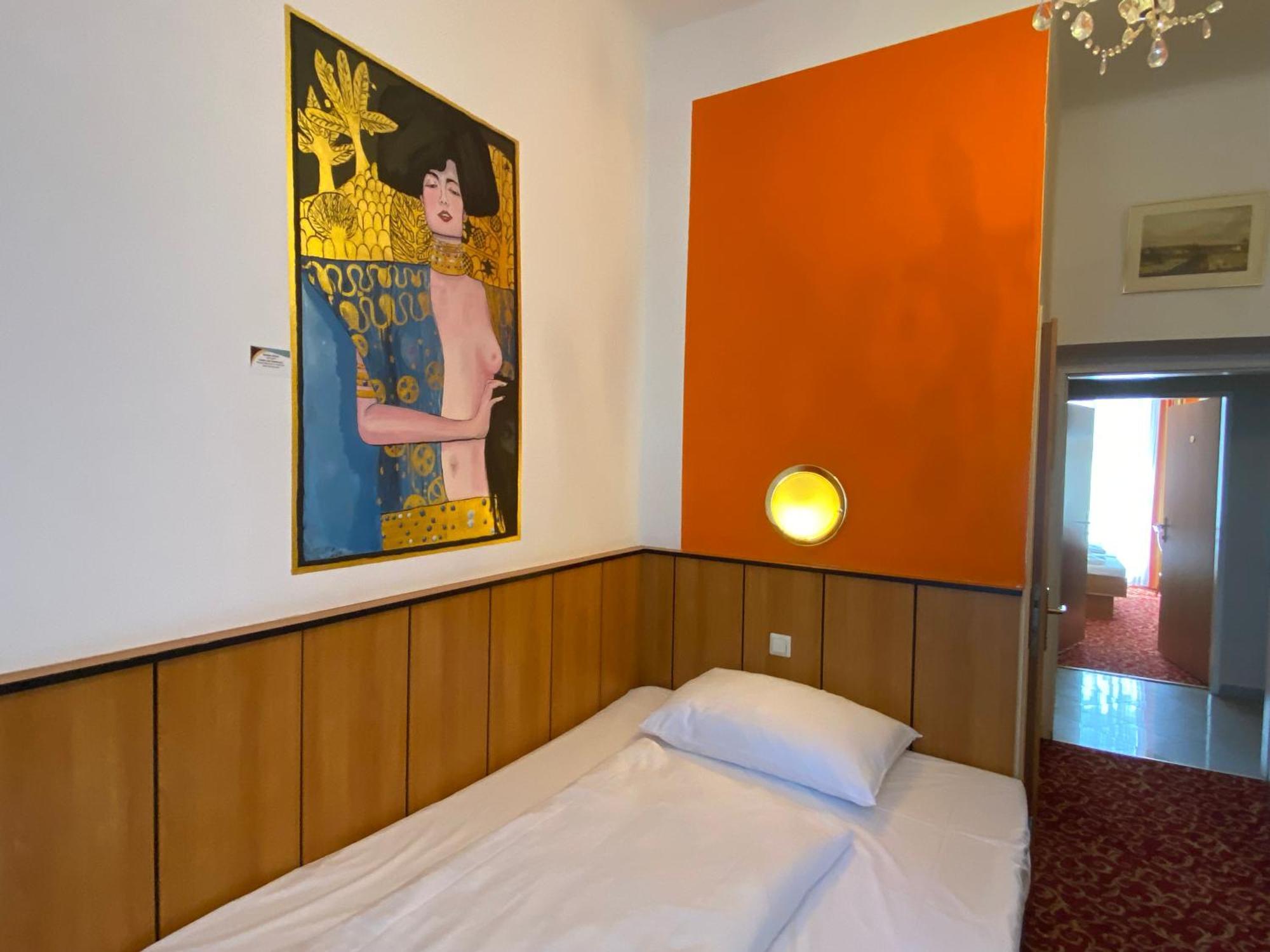 Garten- Und Kunsthotel Gabriel Hotel 3*
