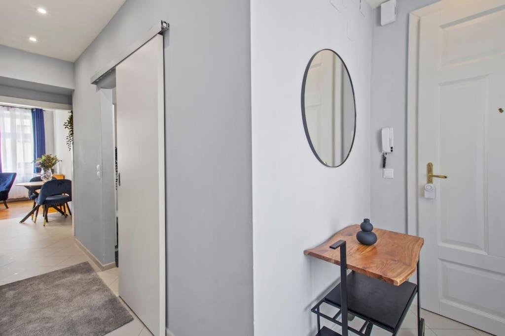 Shopping Street I 2 Minutes To Mainstation * Viena