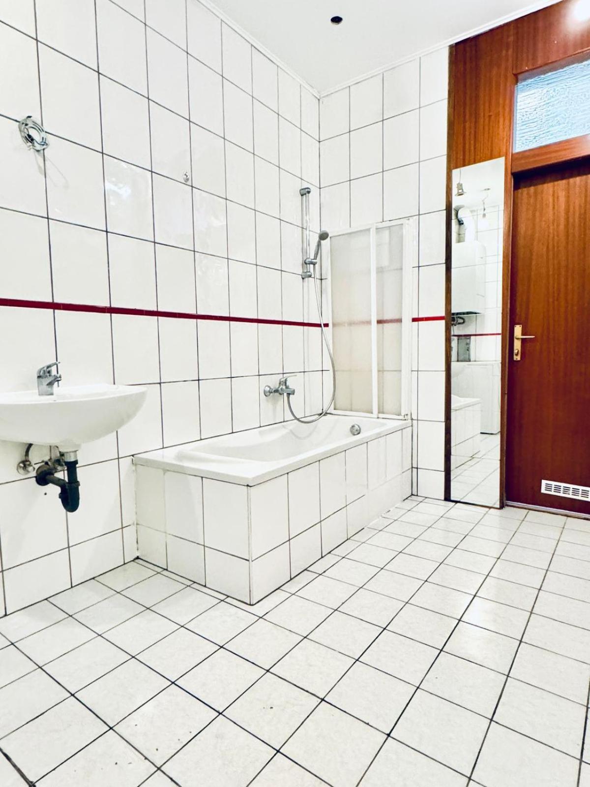 5br Shared Ideal For Groups 7 Min To Westbahnhof Apartment *