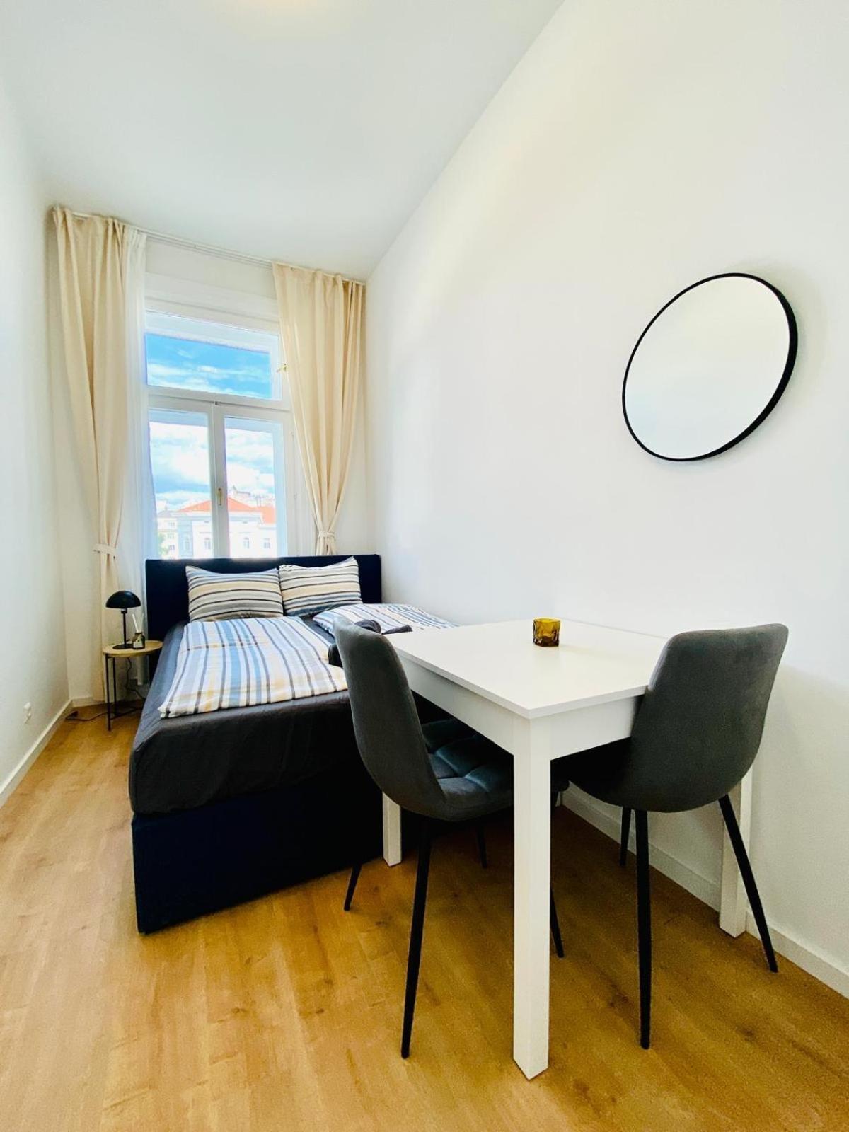 5br Shared Ideal For Groups 7 Min To Westbahnhof Apartment Vienna