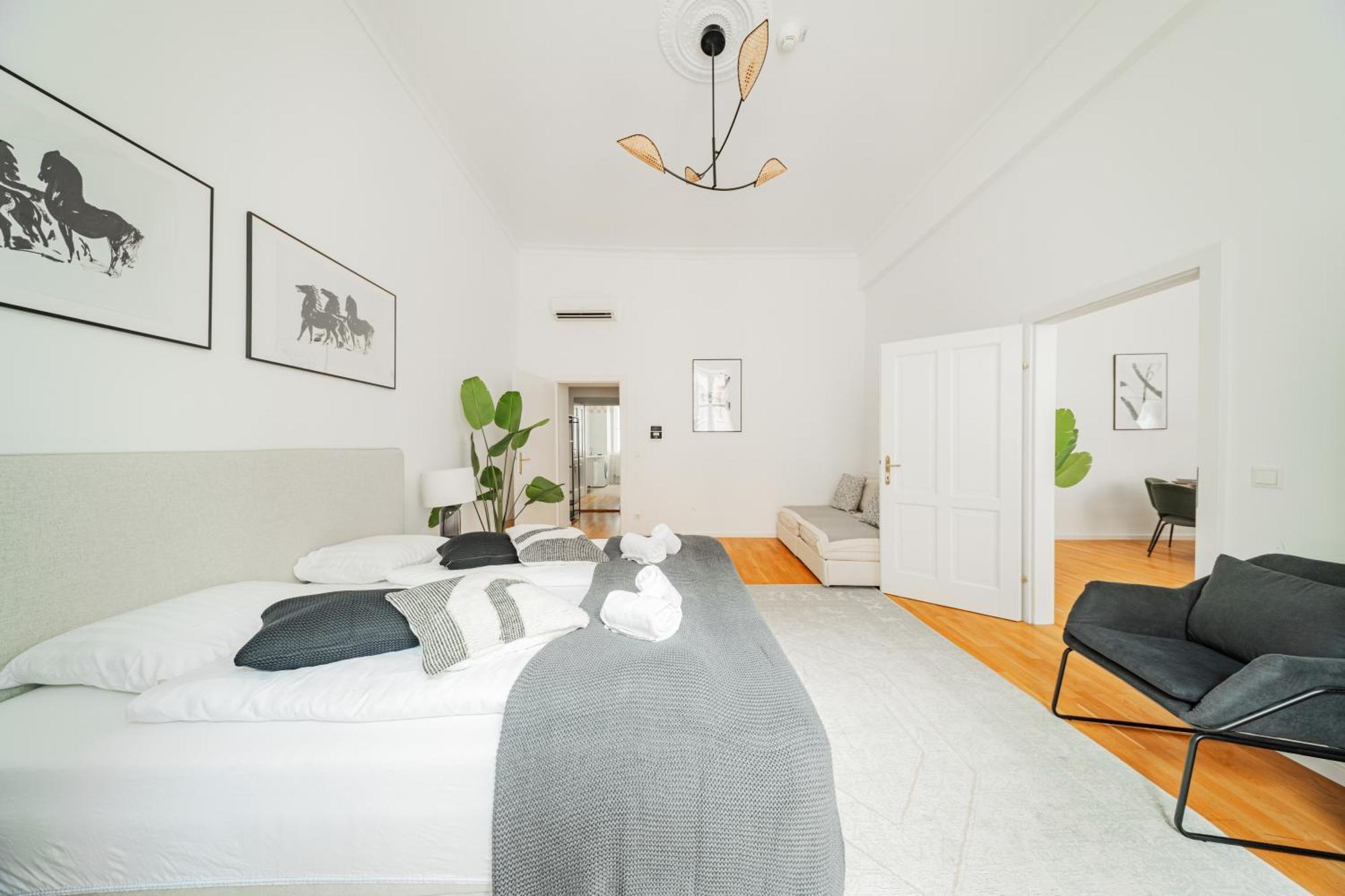Franz By Home1 Apartment