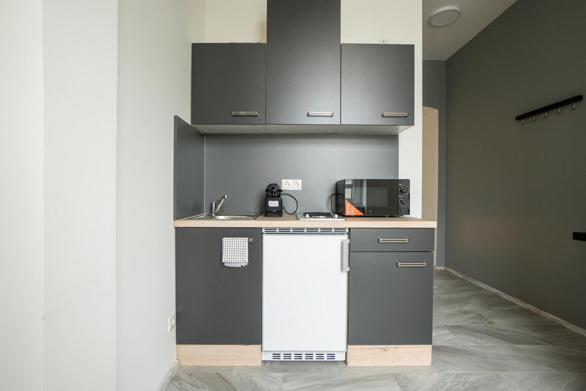 Homely 40m Apt, King-size Bed, Next To Downtown * Vienna