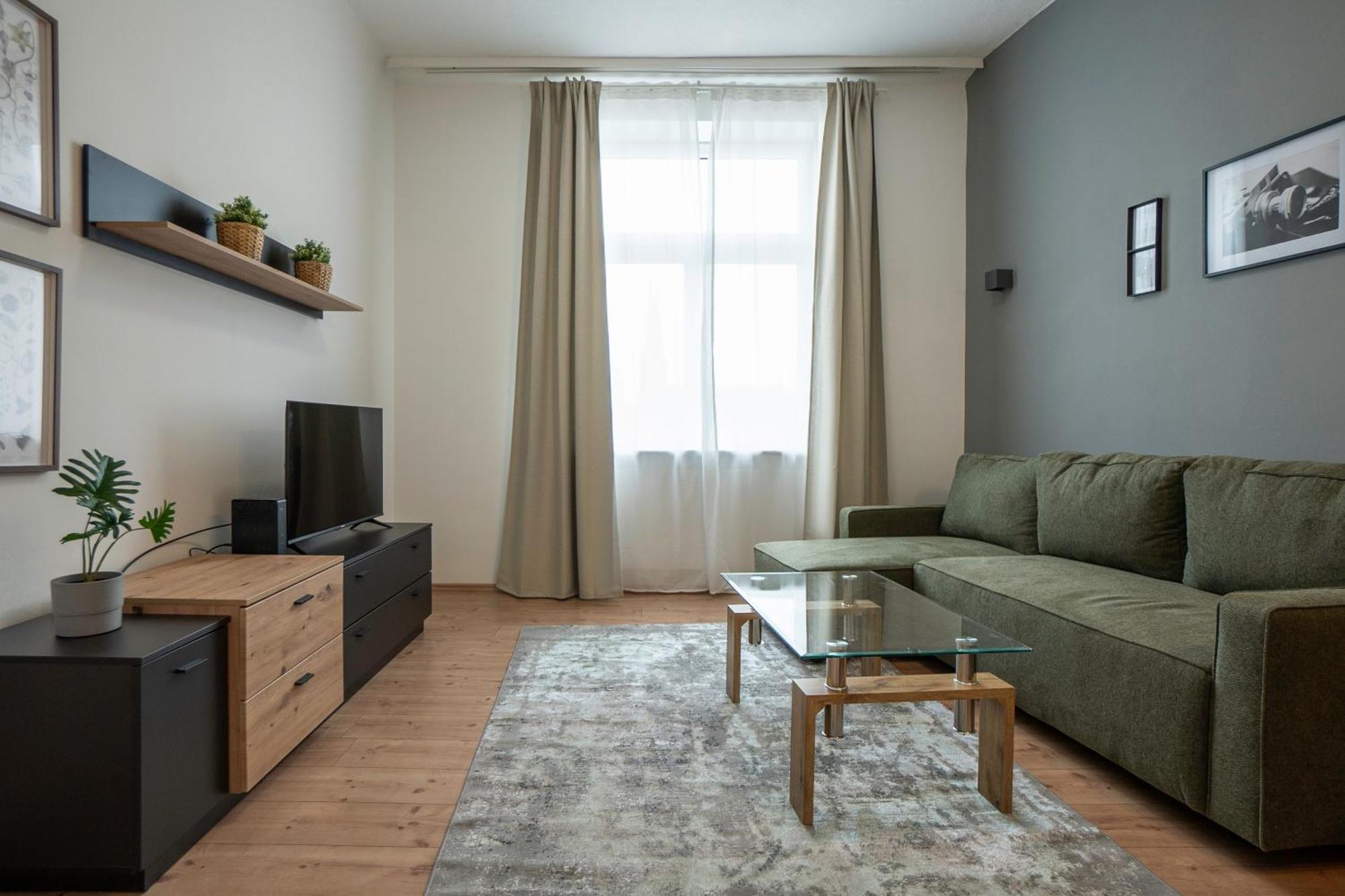 Homely 40m Apt, King-size Bed, Next To Downtown Vienna