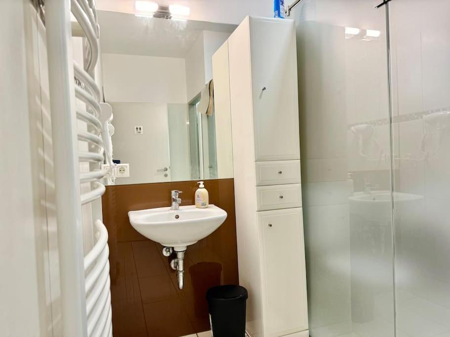 130 M2 4 Bedroom With Balcony & Free Parking Apartment Vienna