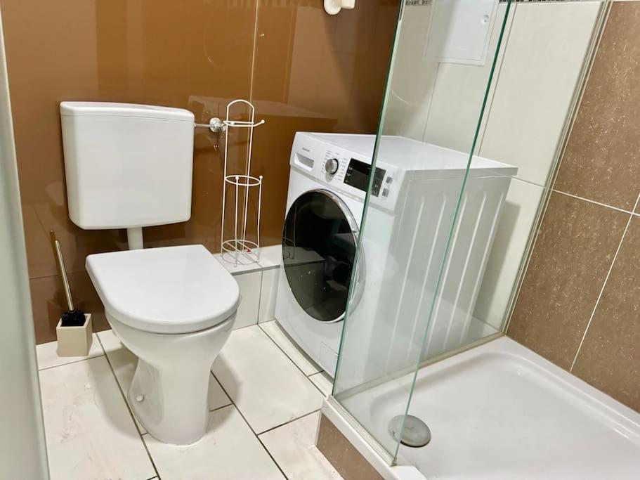 Apartment 130 M2 4 Bedroom With Balcony & Free Parking