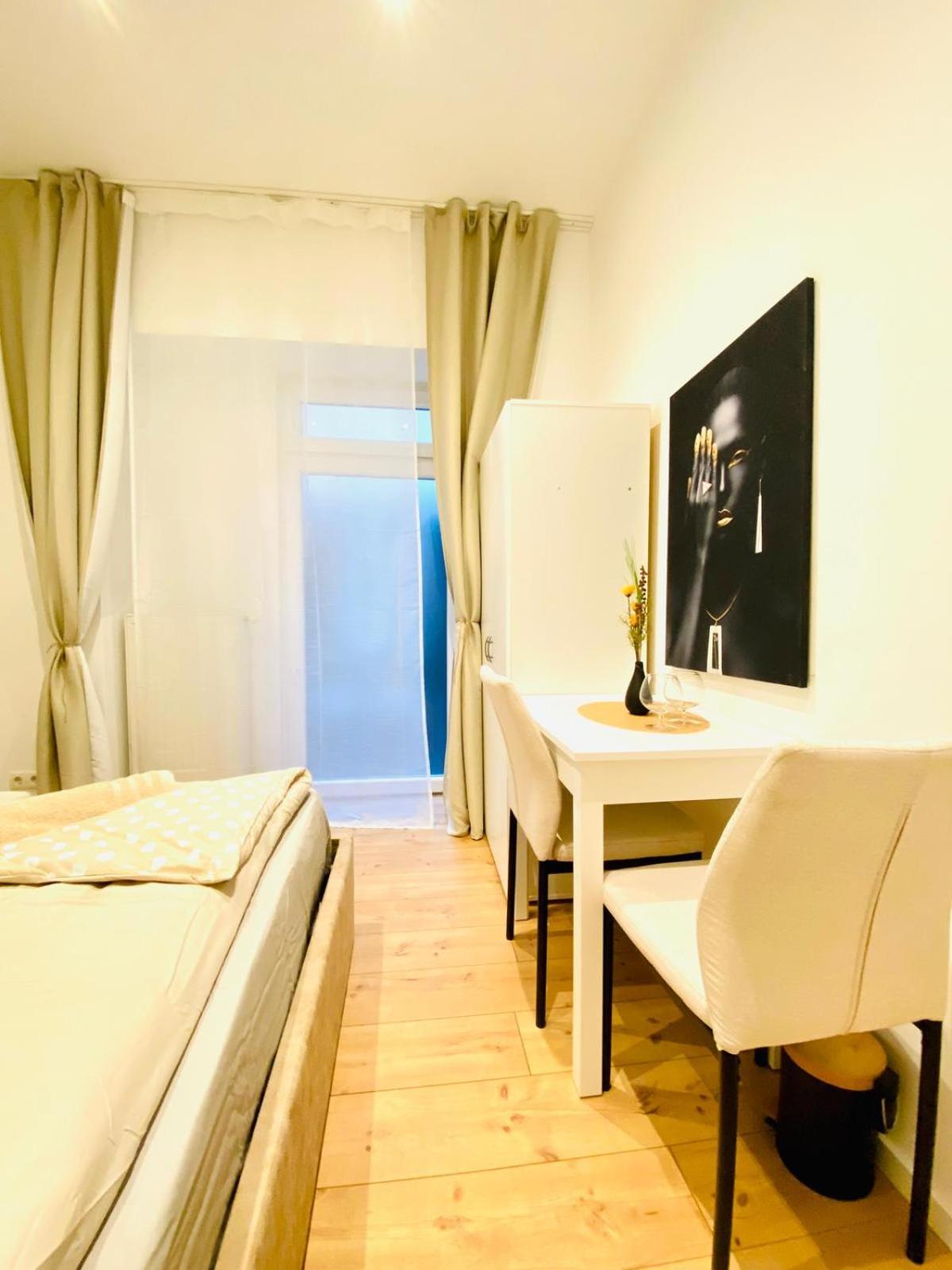 Ottakring Gem Shared 4-br Retreat Breathtaking Views Apartment Vienna