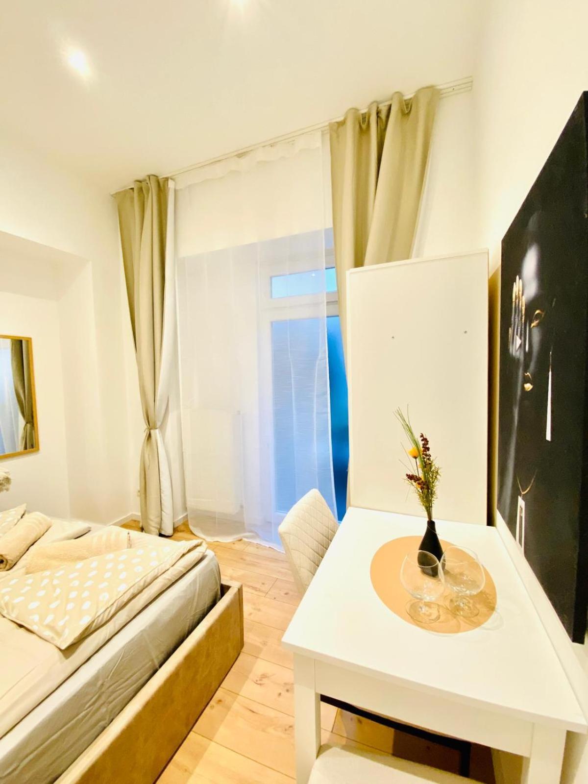 Apartment Ottakring Gem Shared 4-br Retreat Breathtaking Views *
