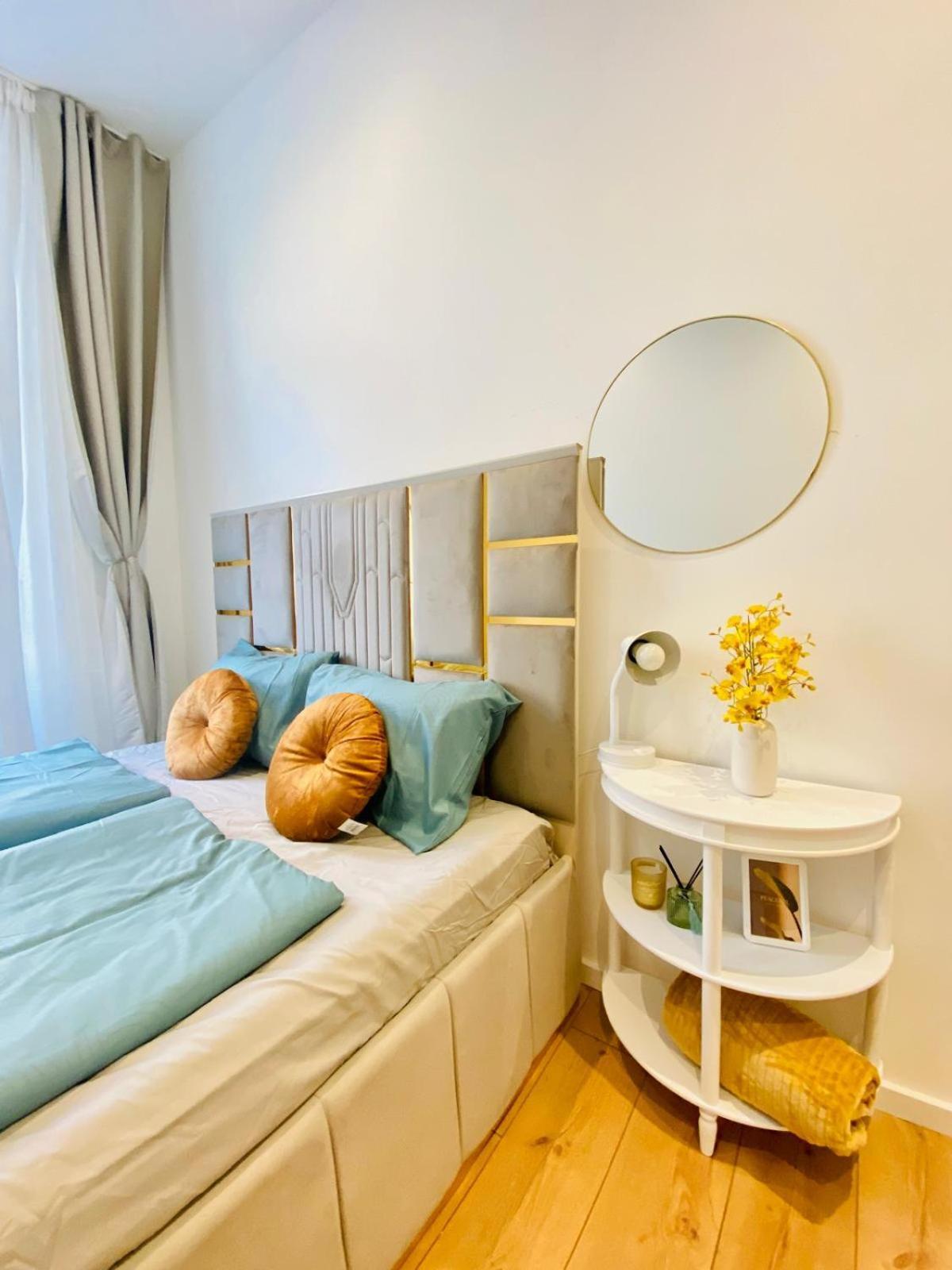 Apartment Ottakring Gem Shared 4-br Retreat Breathtaking Views *