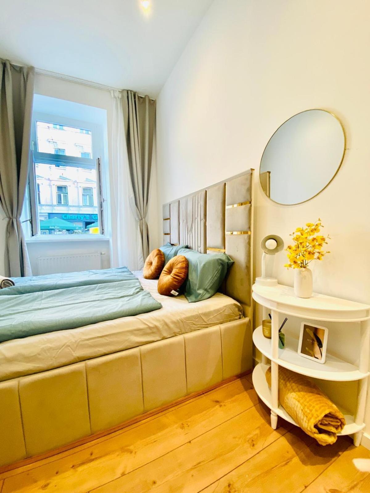 Ottakring Gem Shared 4-br Retreat Breathtaking Views Vienna