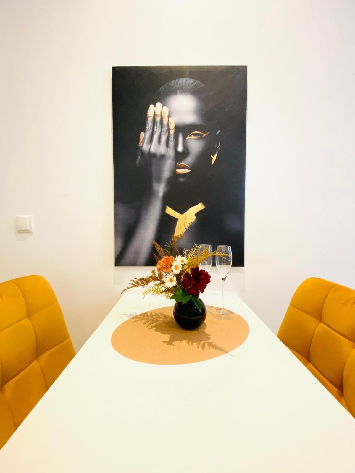 Ottakring Gem Shared 4-br Retreat Breathtaking Views Apartment Vienna
