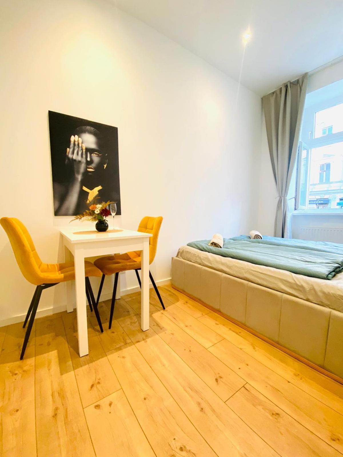 Ottakring Gem Shared 4-br Retreat Breathtaking Views *