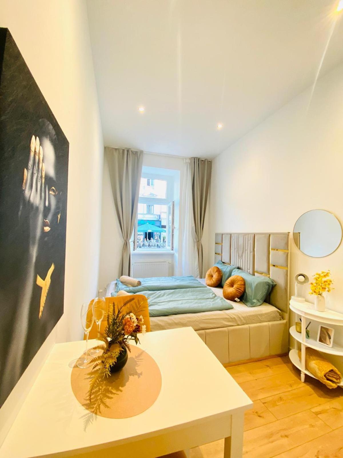 Ottakring Gem Shared 4-br Retreat Breathtaking Views Vienna