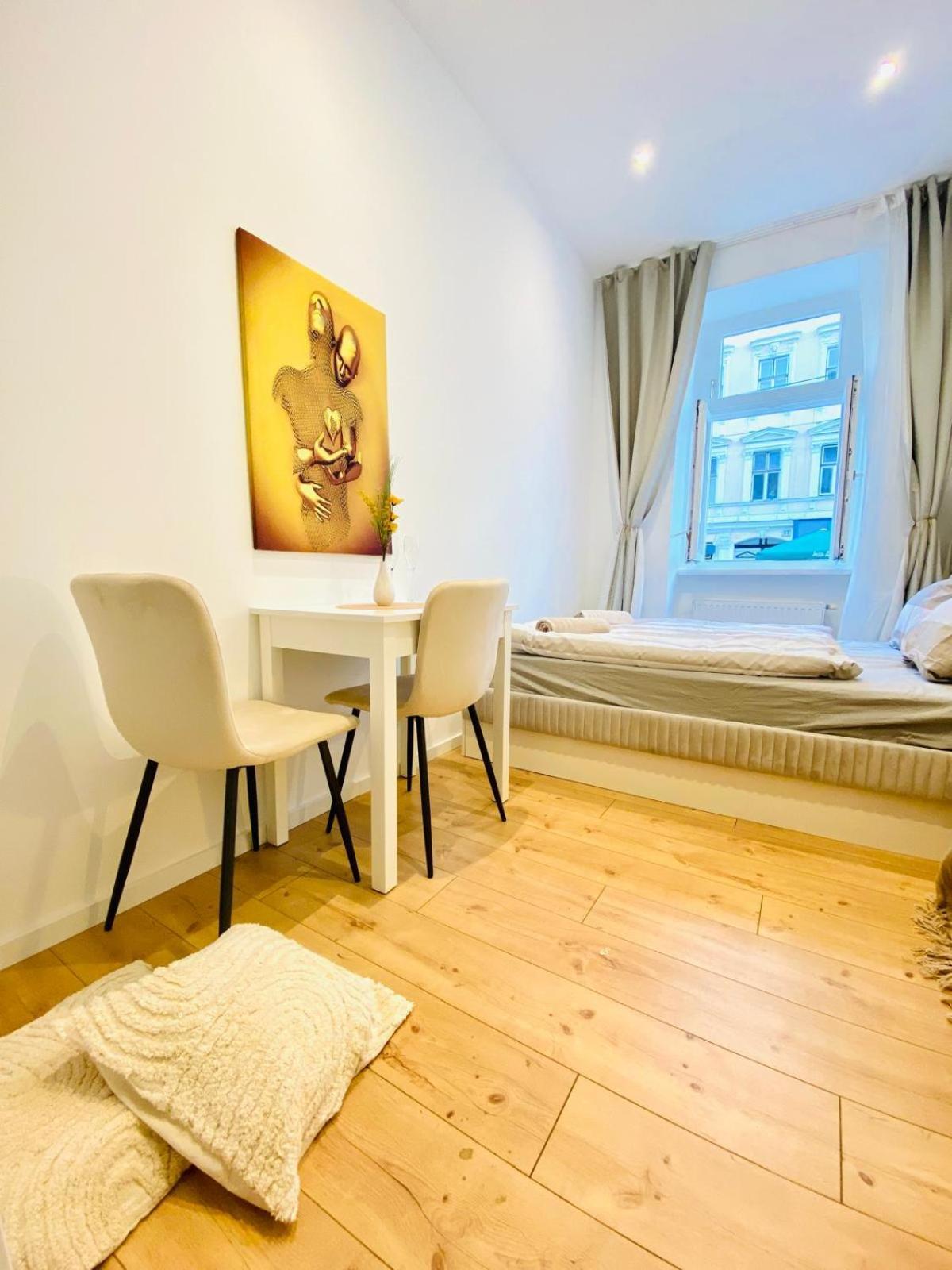 Apartment Ottakring Gem Shared 4-br Retreat Breathtaking Views *