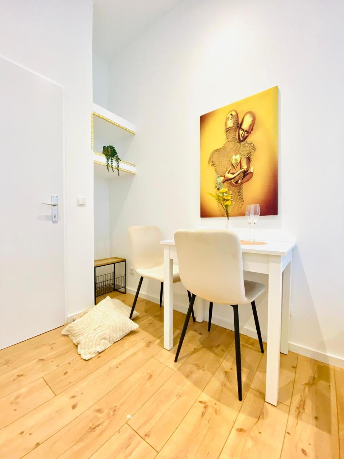 Ottakring Gem Shared 4-br Retreat Breathtaking Views Vienna