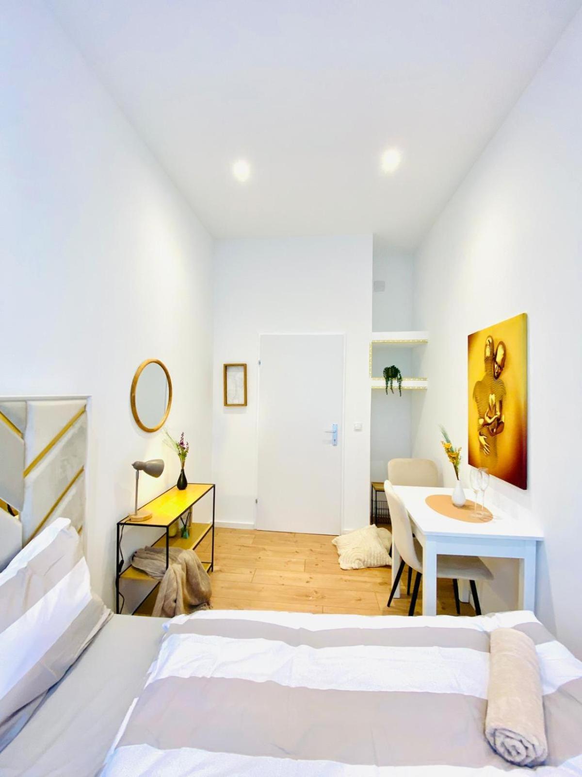 Ottakring Gem Shared 4-br Retreat Breathtaking Views Vienna